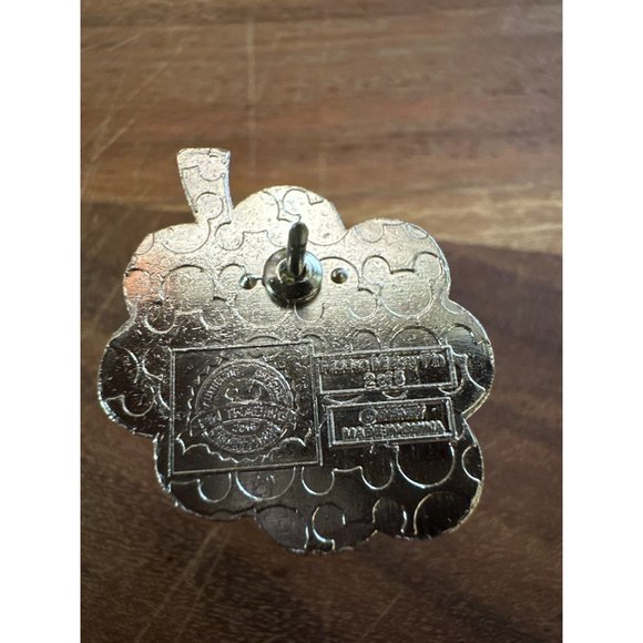 Disney Hidden Mickey Trading Pin Grapes Food Cast 2 of 5 Authentic - Picture 3 of 4